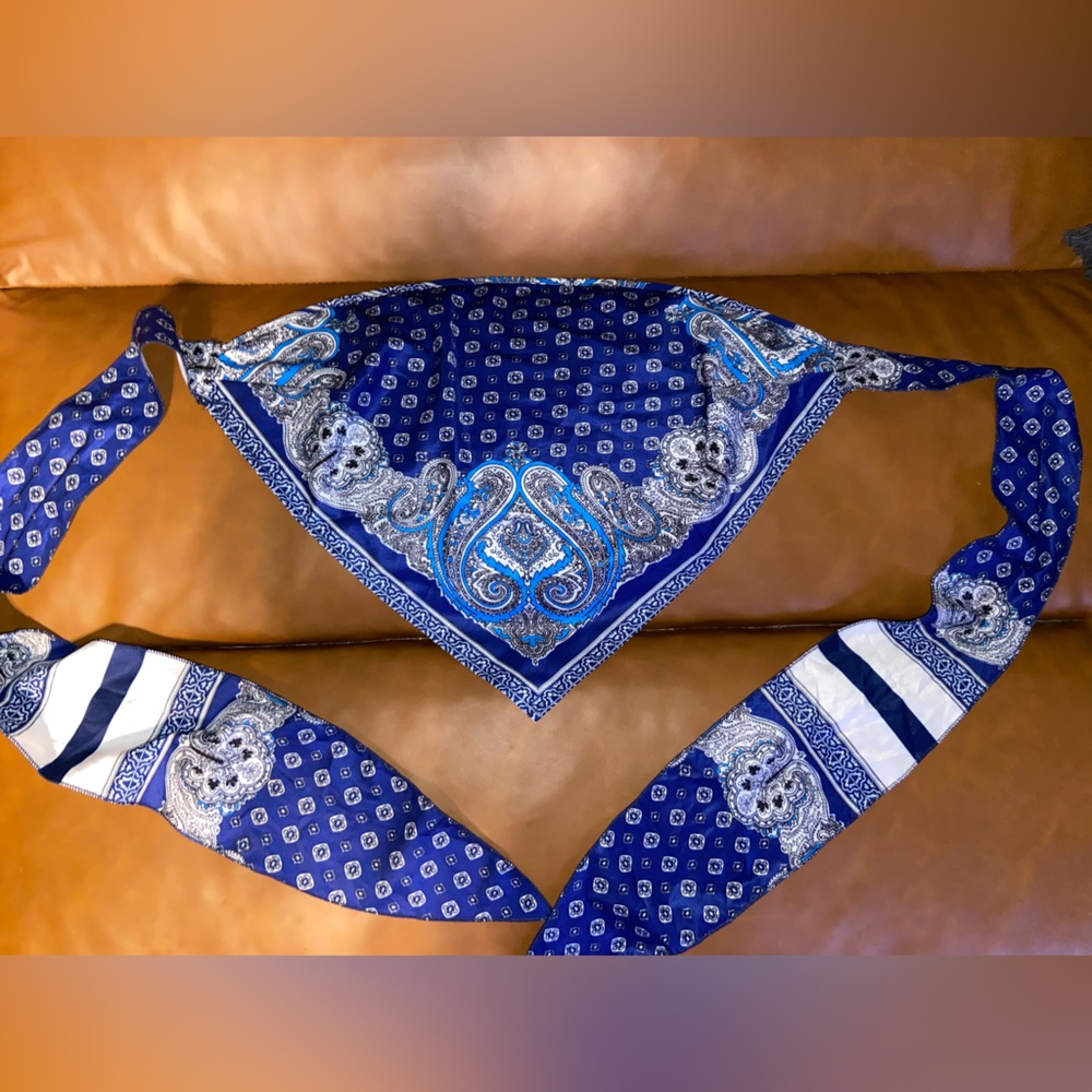 Women’s bandanna top